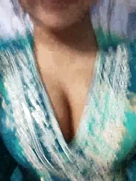 Snapshot of Sania-Love chatting on 02-20-26, 05:37 Sania-Love online show from 02-20-26, 05:37