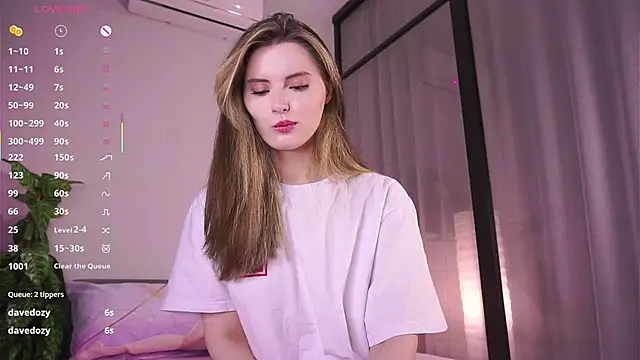 Snapshot of LoraDevon chatting on 10-29-25, 05:23 LoraDevon online show from 10-29-25, 05:23