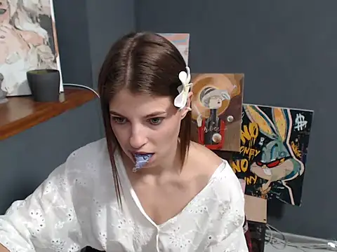 Snapshot of felicity_gold chatting on 06-19-26, 06:41 felicity gold online show from 06-19-26, 06:41