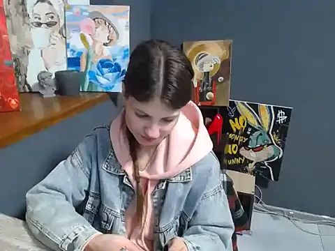 Snapshot of felicity_gold chatting on 04-23-26, 07:04 felicity gold online show from 04-23-26, 07:04