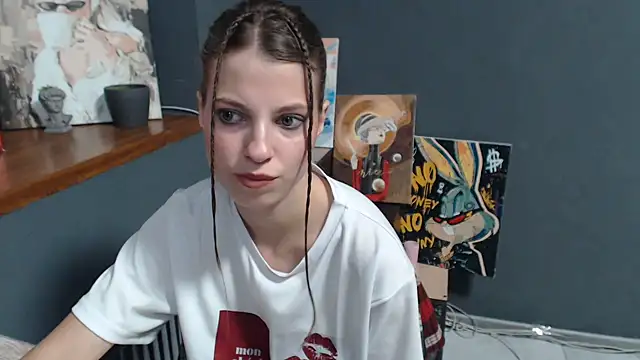 Snapshot of felicity_gold chatting on 06-29-26, 06:20 felicity gold online show from 06-29-26, 06:20