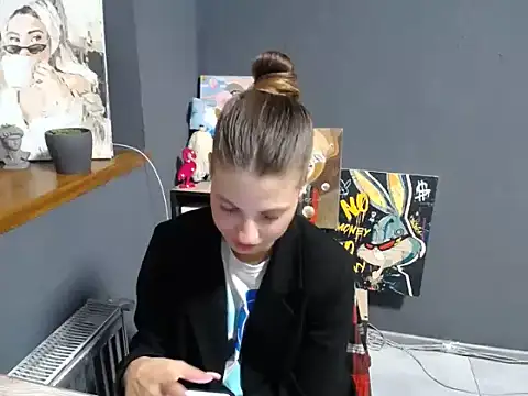 Snapshot of felicity_gold chatting on 06-04-26, 06:07 felicity gold online show from 06-04-26, 06:07