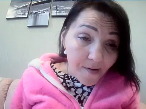 ClaireSunset online show from 05-16-26, 05:23