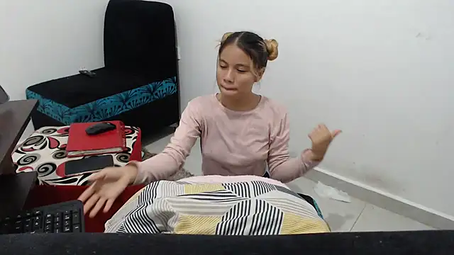 Snapshot of Naomi991 chatting on 02-27-25, 11:37 Naomi991 online show from 02-27-25, 11:37