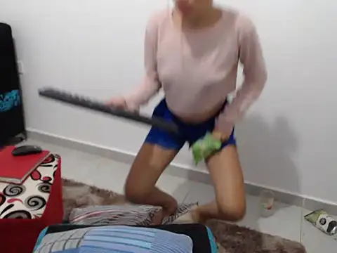 Snapshot of Naomi991 chatting on 02-20-25, 02:46 Naomi991 online show from 02-20-25, 02:46