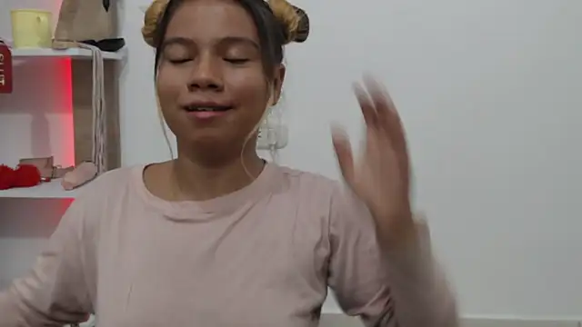 Snapshot of Naomi991 chatting on 09-28-25, 09:22 Naomi991 online show from 09-28-25, 09:22