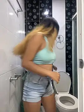 Snapshot of Naomi991 chatting on 10-09-25, 11:27 Naomi991 online show from 10-09-25, 11:27