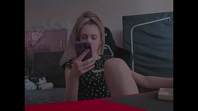 Kathleen Meow online show from 11-20-25, 08:59