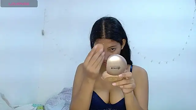 Snapshot of evaluna_horny_ chatting on 03-19-25, 08:22 evaluna horny online show from 03-19-25, 08:22