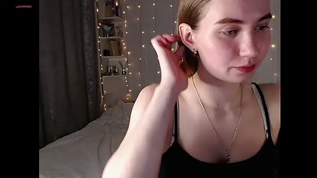 Snapshot of Miya_Mark chatting on 09-12-25, 06:29 Miya Mark online show from 09-12-25, 06:29