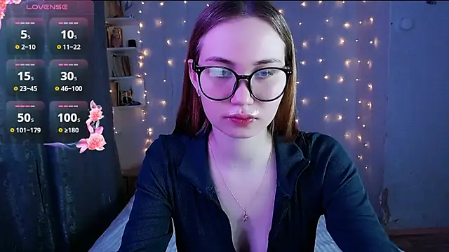 Snapshot of Miya_Mark chatting on 02-17-25, 07:01 Miya Mark online show from 02-17-25, 07:01