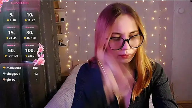 Snapshot of Miya_Mark chatting on 02-14-25, 05:36 Miya Mark online show from 02-14-25, 05:36