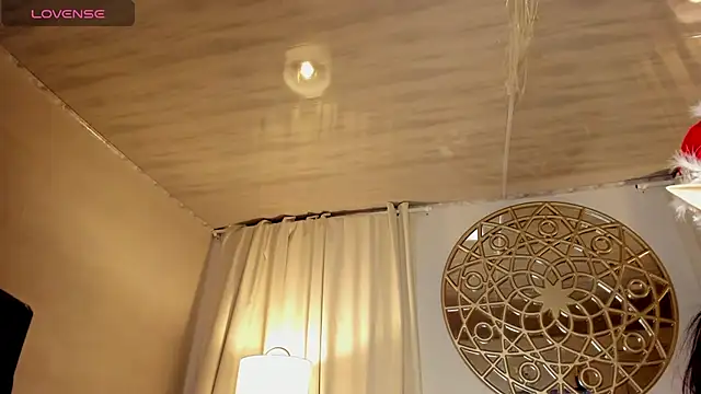 Belliinda 21 online show from 12-14-25, 06:46