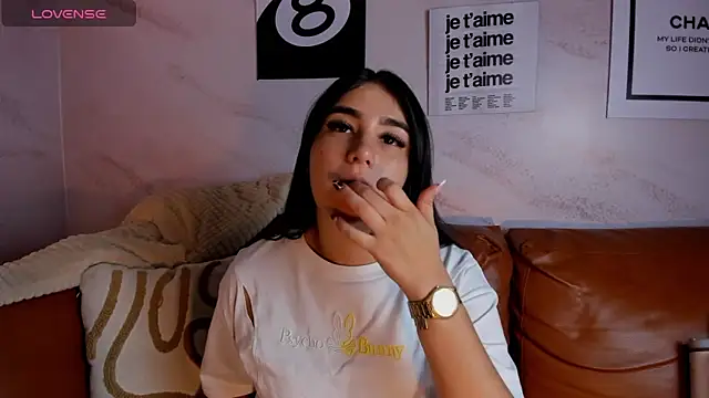 Belliinda 21 online show from 04-16-26, 07:03