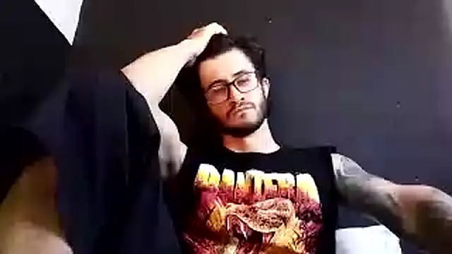 Loggan donnelly online show from 10-28-25, 06:40