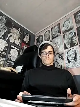 Loggan donnelly online show from 02-13-26, 06:30