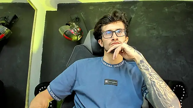 Loggan donnelly online show from 09-10-25, 09:14