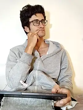 Loggan donnelly online show from 03-25-26, 10:41