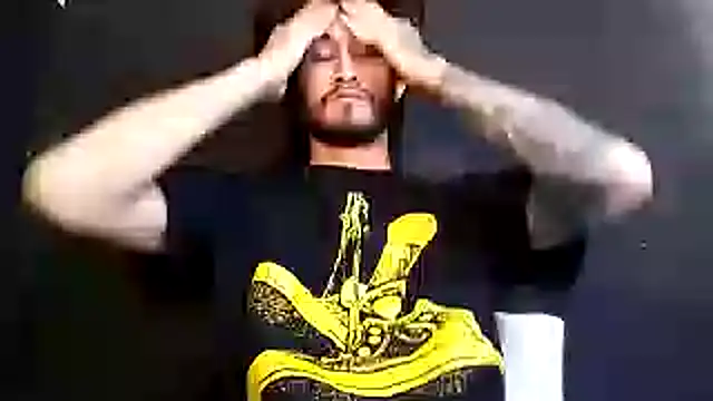 Loggan donnelly online show from 10-26-25, 08:20