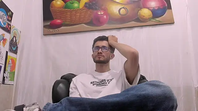Snapshot of Loggan_donnelly chatting on 05-19-26, 02:51 Loggan donnelly online show from 05-19-26, 02:51