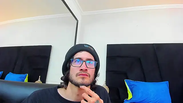 Loggan donnelly online show from 03-12-25, 08:31