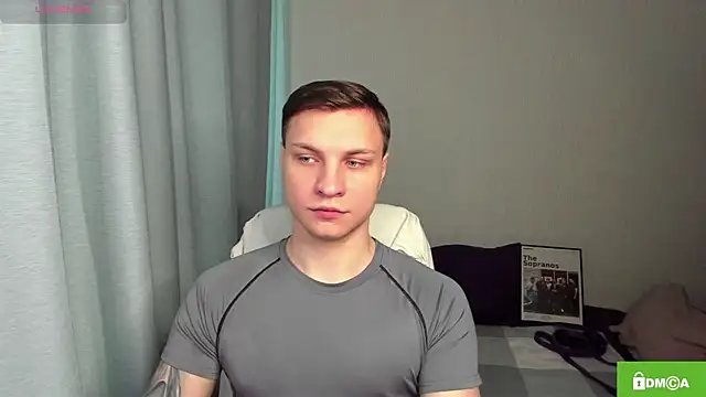 handsome guy01 online show from 04-10-26, 07:59