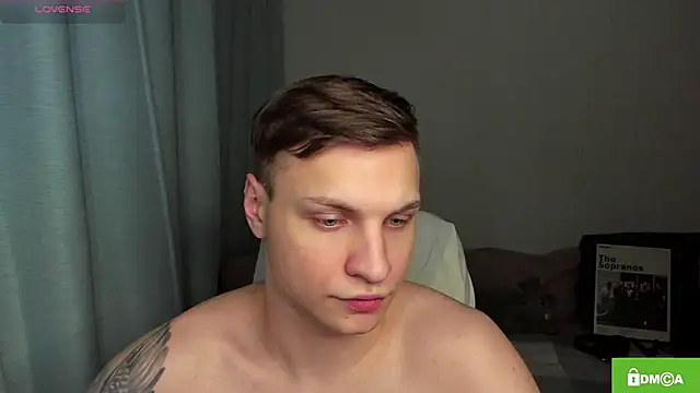 Snapshot of handsome_guy01 chatting on 05-04-26, 05:38 handsome guy01 online show from 05-04-26, 05:38