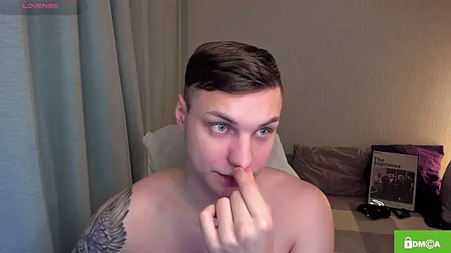 Snapshot of handsome_guy01 chatting on 04-26-26, 06:38 handsome guy01 online show from 04-26-26, 06:38