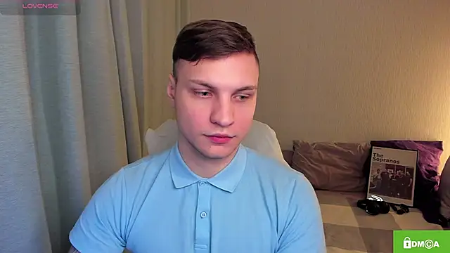 Snapshot of handsome_guy01 chatting on 04-25-26, 09:01 handsome guy01 online show from 04-25-26, 09:01