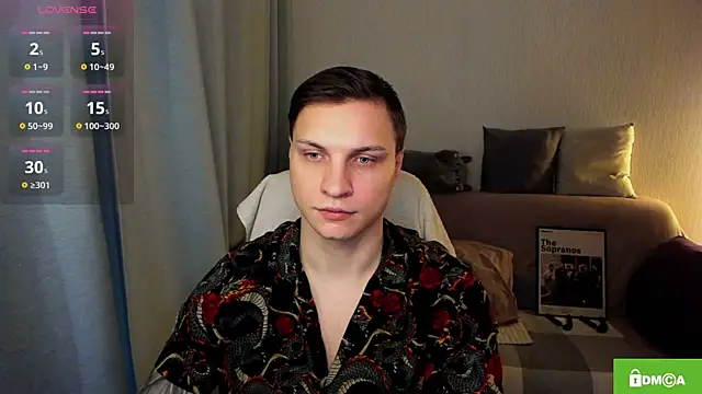 Snapshot of handsome_guy01 chatting on 06-25-26, 05:18 handsome guy01 online show from 06-25-26, 05:18