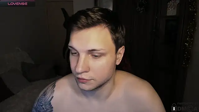 handsome guy01 online show from 12-18-25, 02:49