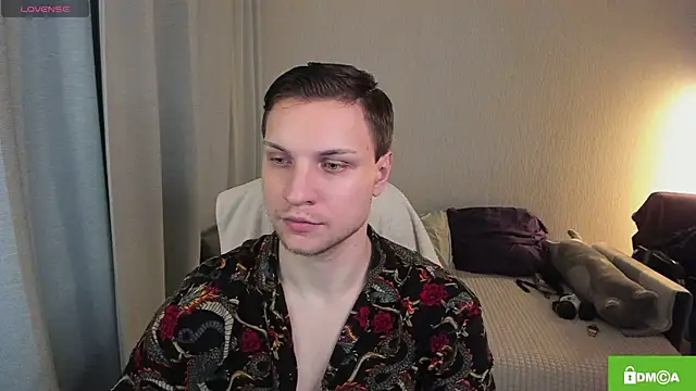 Snapshot of handsome_guy01 chatting on 07-12-26, 12:11 handsome guy01 online show from 07-12-26, 12:11