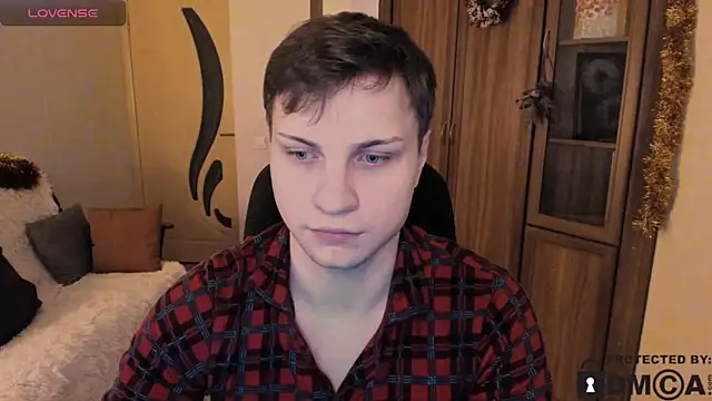 handsome guy01 online show from 12-15-25, 10:04