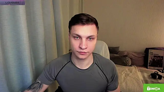 Snapshot of handsome_guy01 chatting on 05-21-26, 07:44 handsome guy01 online show from 05-21-26, 07:44