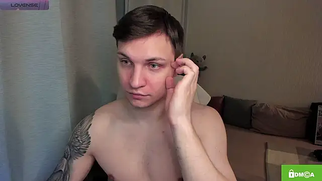 Snapshot of handsome_guy01 chatting on 06-18-26, 12:09 handsome guy01 online show from 06-18-26, 12:09