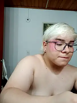 Snapshot of amalia_love chatting on 09-18-25, 04:48 amalia love online show from 09-18-25, 04:48