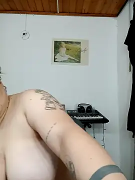 Snapshot of amalia_love chatting on 01-12-25, 09:40 amalia love online show from 01-12-25, 09:40