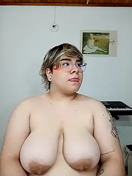 Snapshot of amalia_love chatting on 01-26-25, 08:03 amalia love online show from 01-26-25, 08:03