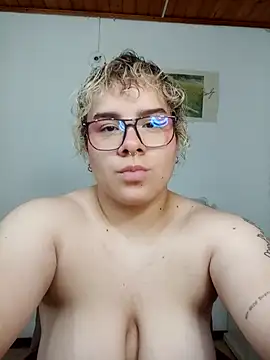 amalia love online show from 12-04-25, 03:44