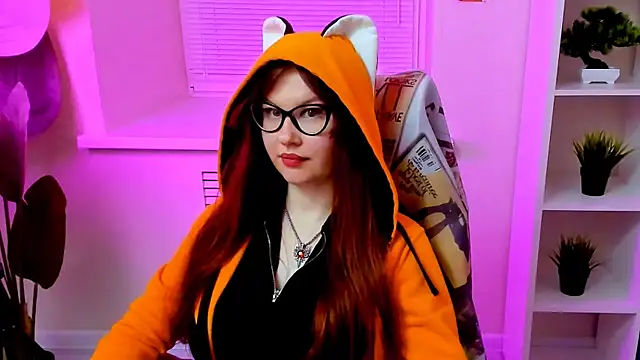 Snapshot of CarolGiggly chatting on 05-03-26, 12:20 CarolGiggly online show from 05-03-26, 12:20