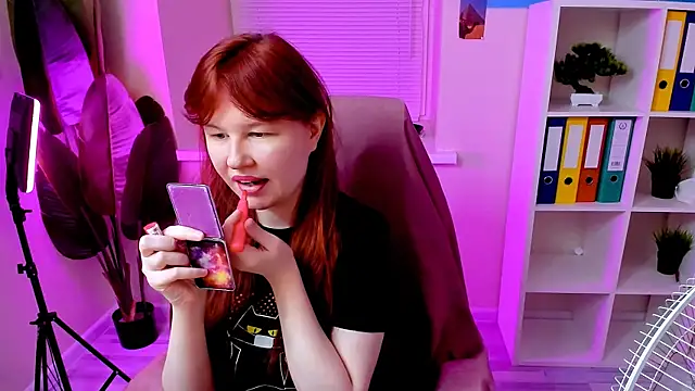 CarolGiggly online show from 11-25-25, 11:48