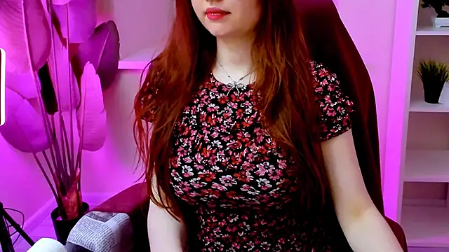 Snapshot of CarolGiggly chatting on 06-12-26, 06:38 CarolGiggly online show from 06-12-26, 06:38