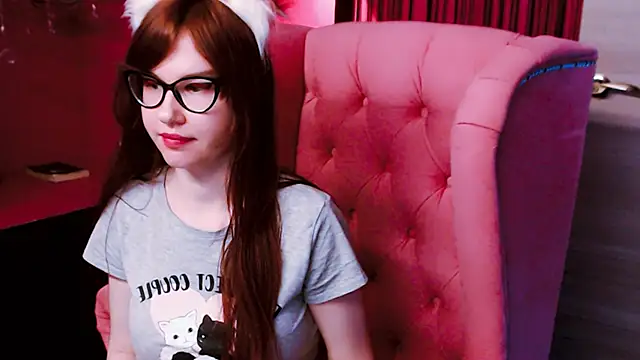 Snapshot of CarolGiggly chatting on 12-01-24, 04:34 CarolGiggly online show from 12-01-24, 04:34