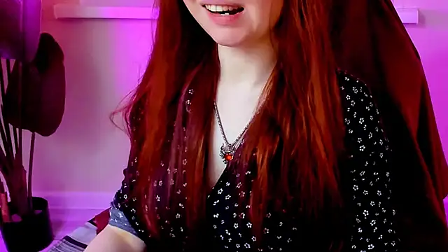 CarolGiggly online show from 12-18-25, 12:05