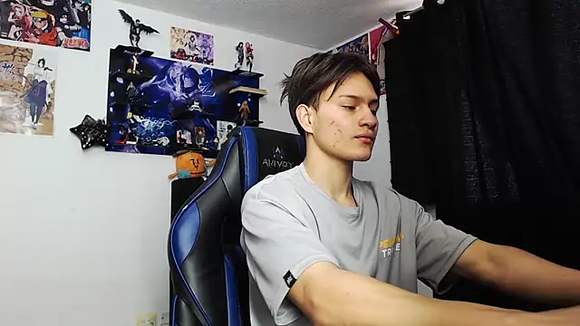 Snapshot of sr_jaeger chatting on 10-13-25, 12:40 sr jaeger online show from 10-13-25, 12:40