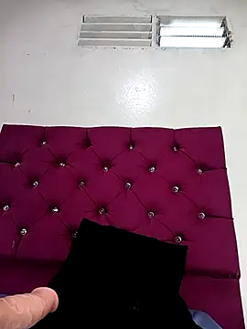 tiffany Bitch online show from 11-19-25, 10:10