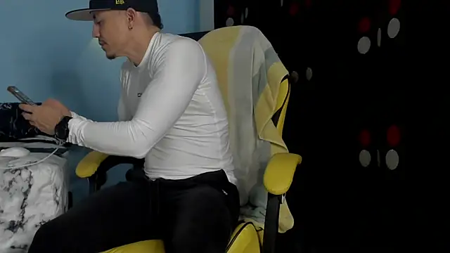 Alex motta online show from 12-20-25, 03:42