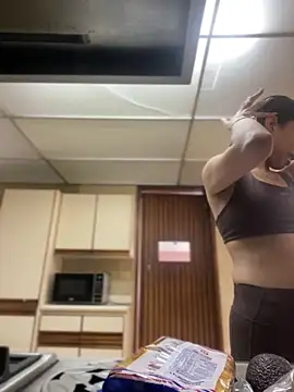 Snapshot of Praga_Pink chatting on 02-19-26, 02:25 Praga Pink online show from 02-19-26, 02:25