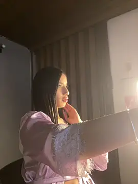 Snapshot of Praga_Pink chatting on 02-25-26, 02:01 Praga Pink online show from 02-25-26, 02:01