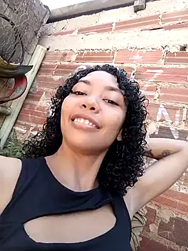 Snapshot of lianisrose chatting on 01-10-25, 07:32 lianisrose online show from 01-10-25, 07:32